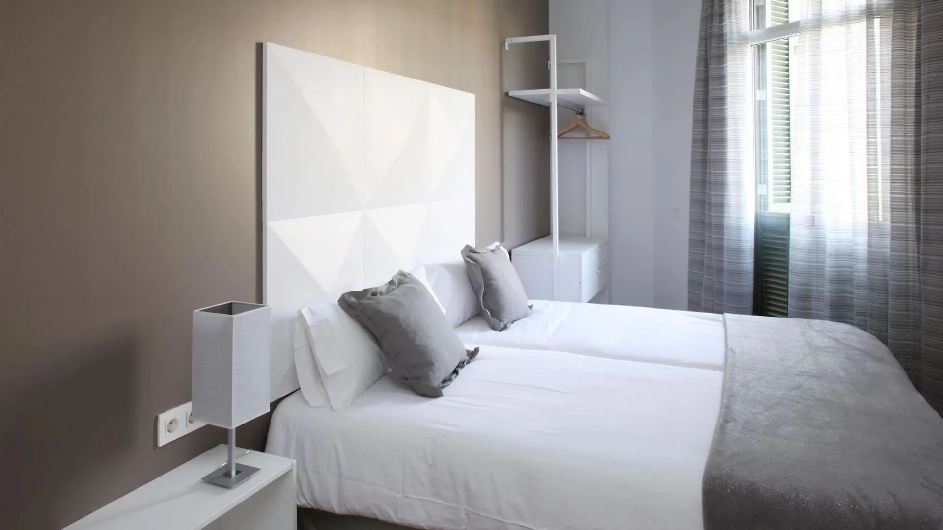 Mh Apartments Suites Barcelona Spain