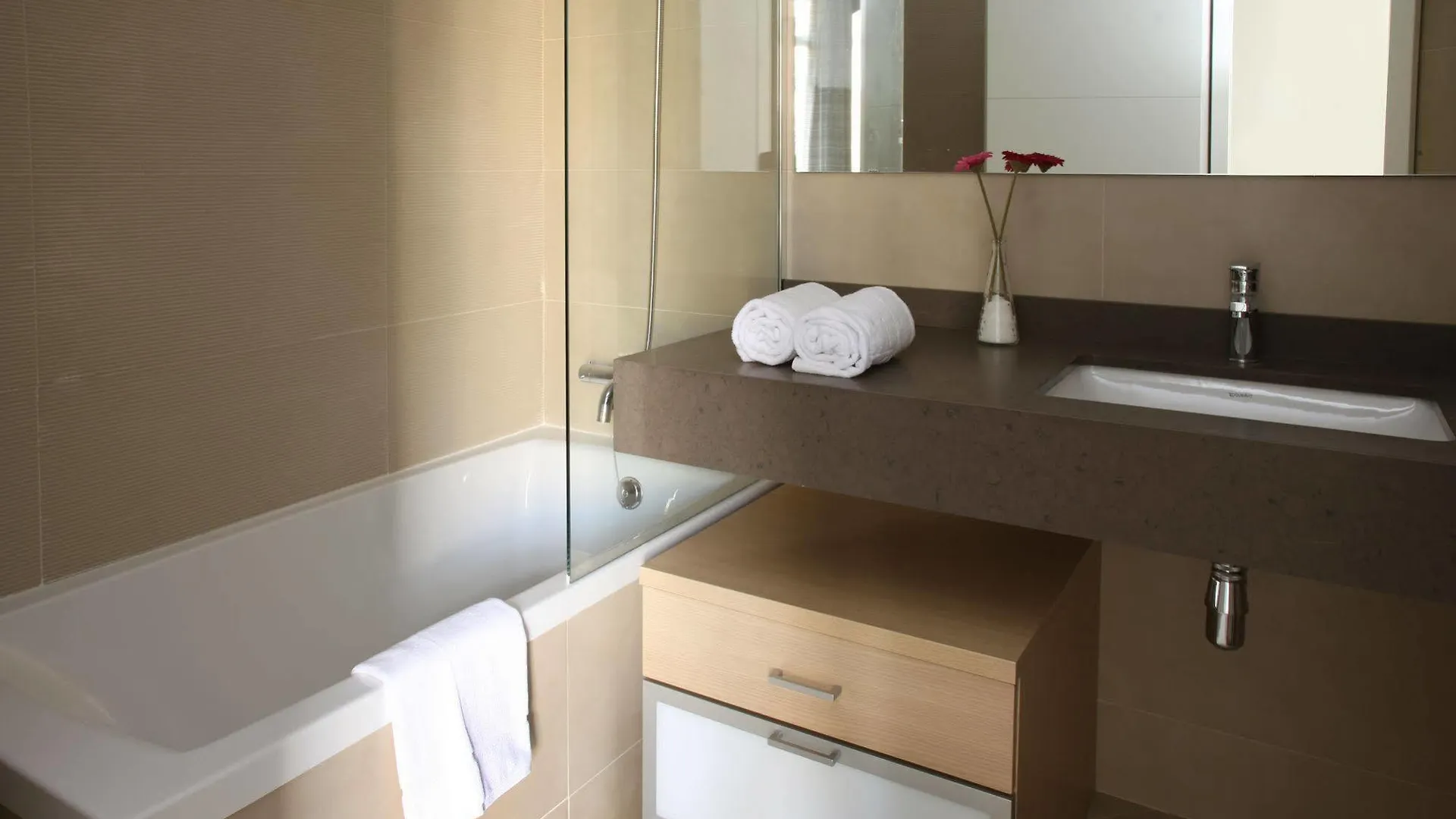 Mh Apartments Suites Barcelona Spain
