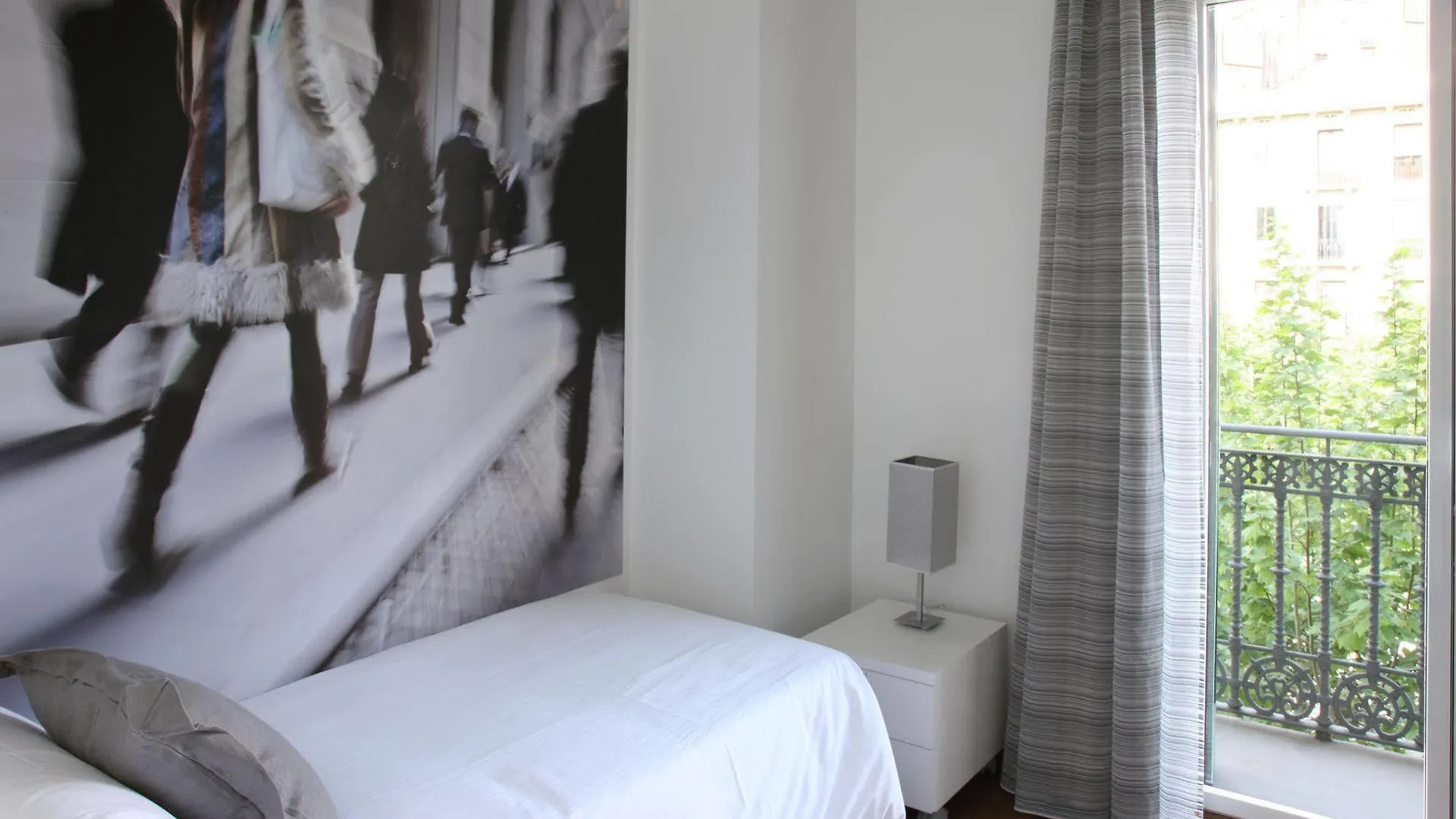 Mh Apartments Suites Barcelona Spain