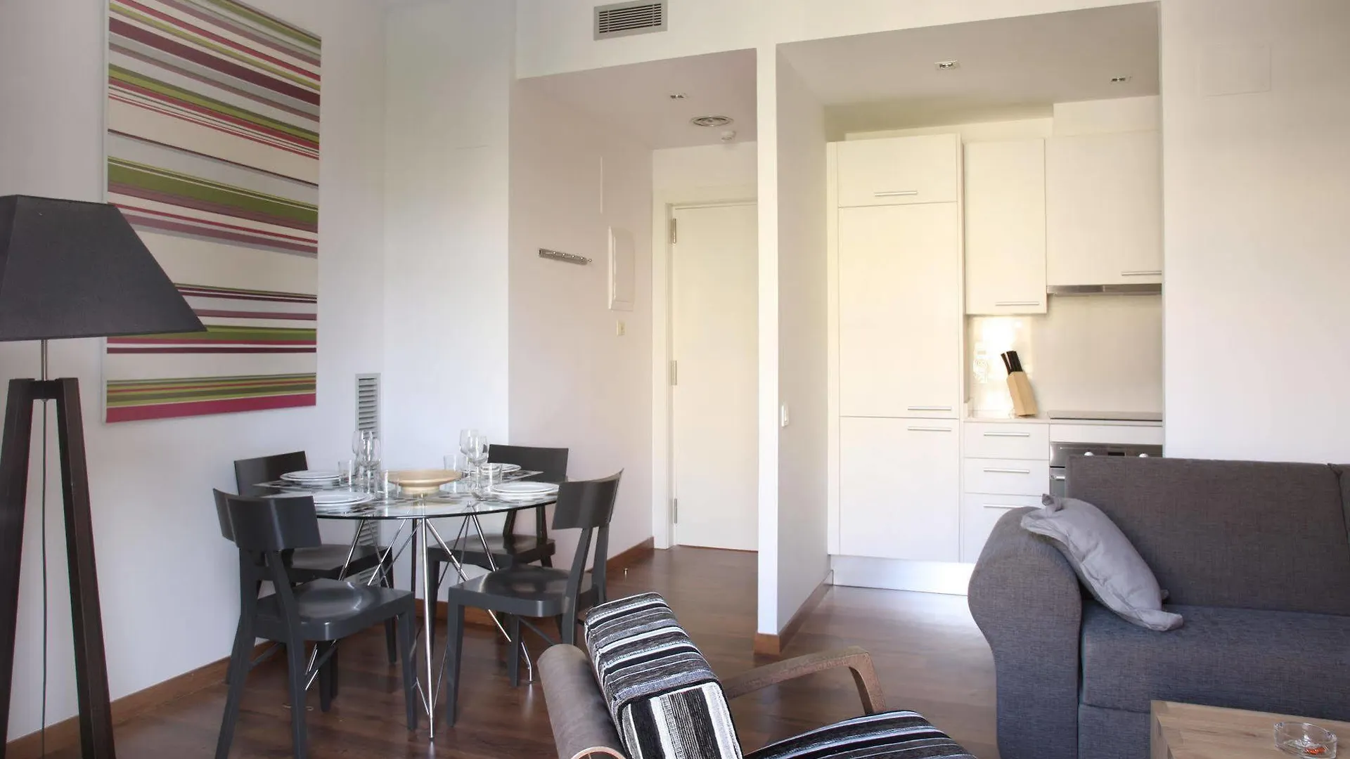 Mh Apartments Suites Barcelona